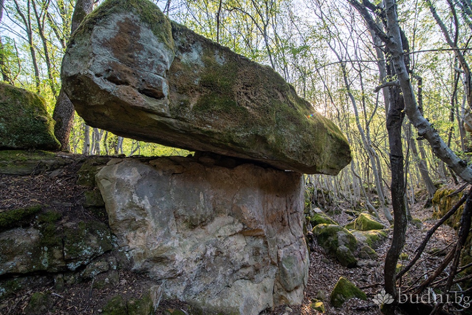 Светилищен комплекс Пещта край село Ослен Криводол 
